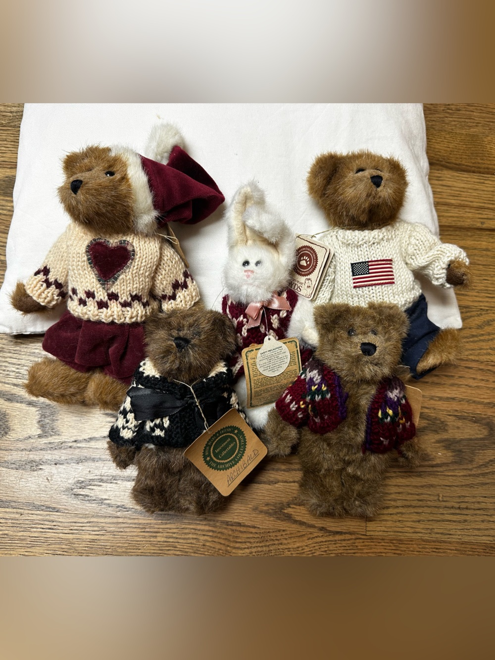 Vintage Boyds Bears Plush Bears with Sweaters. ⭐️Brand new!